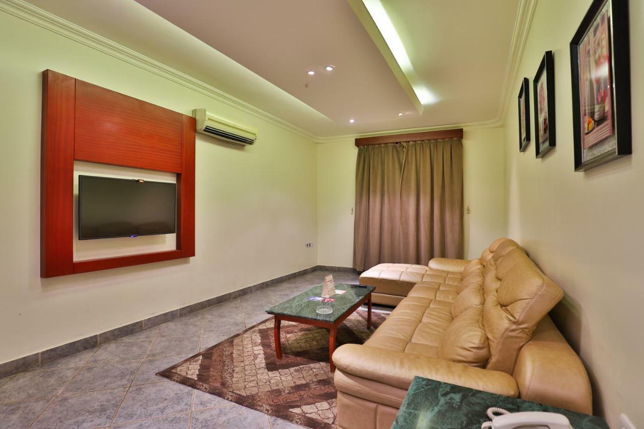 قصر اليمامة للاجنحة الفندقية-فرع السلام Riyadh Exterior photo